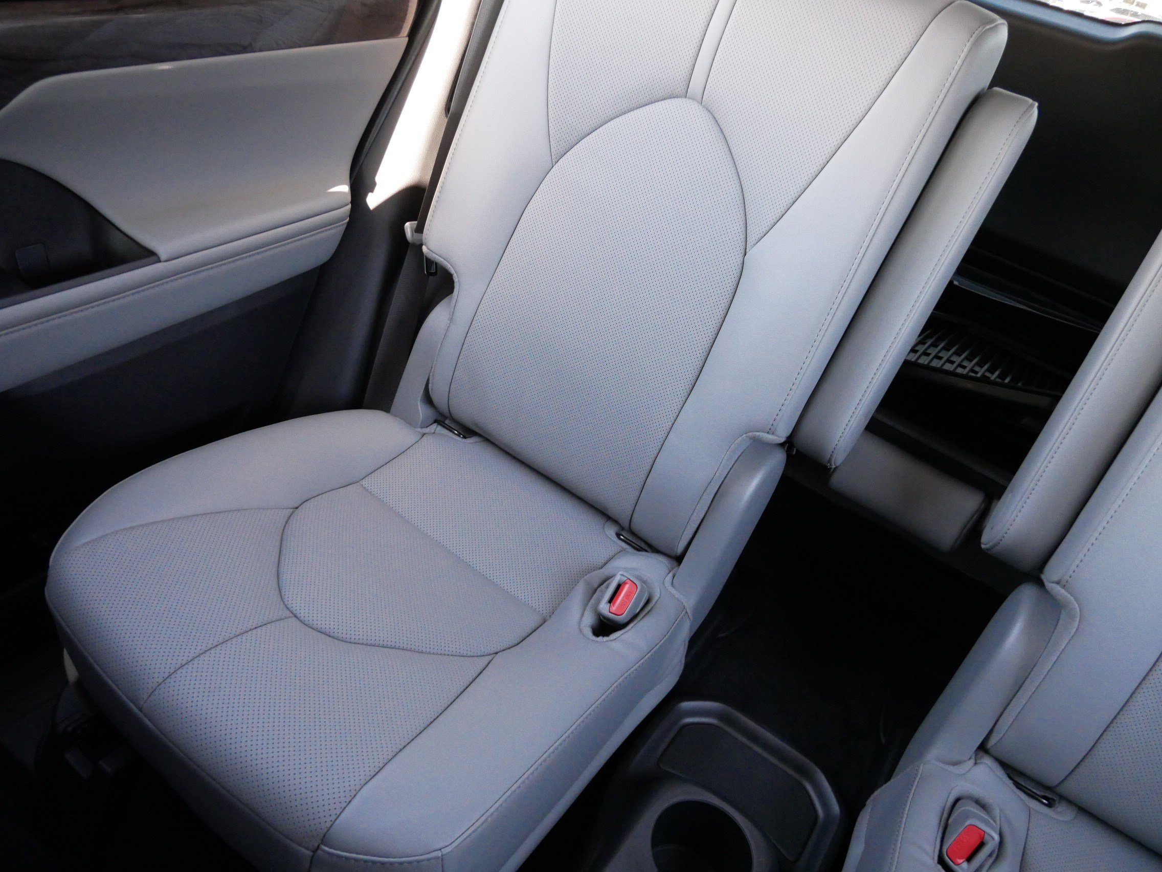 Certified 2025 Toyota Highlander Limited image 12