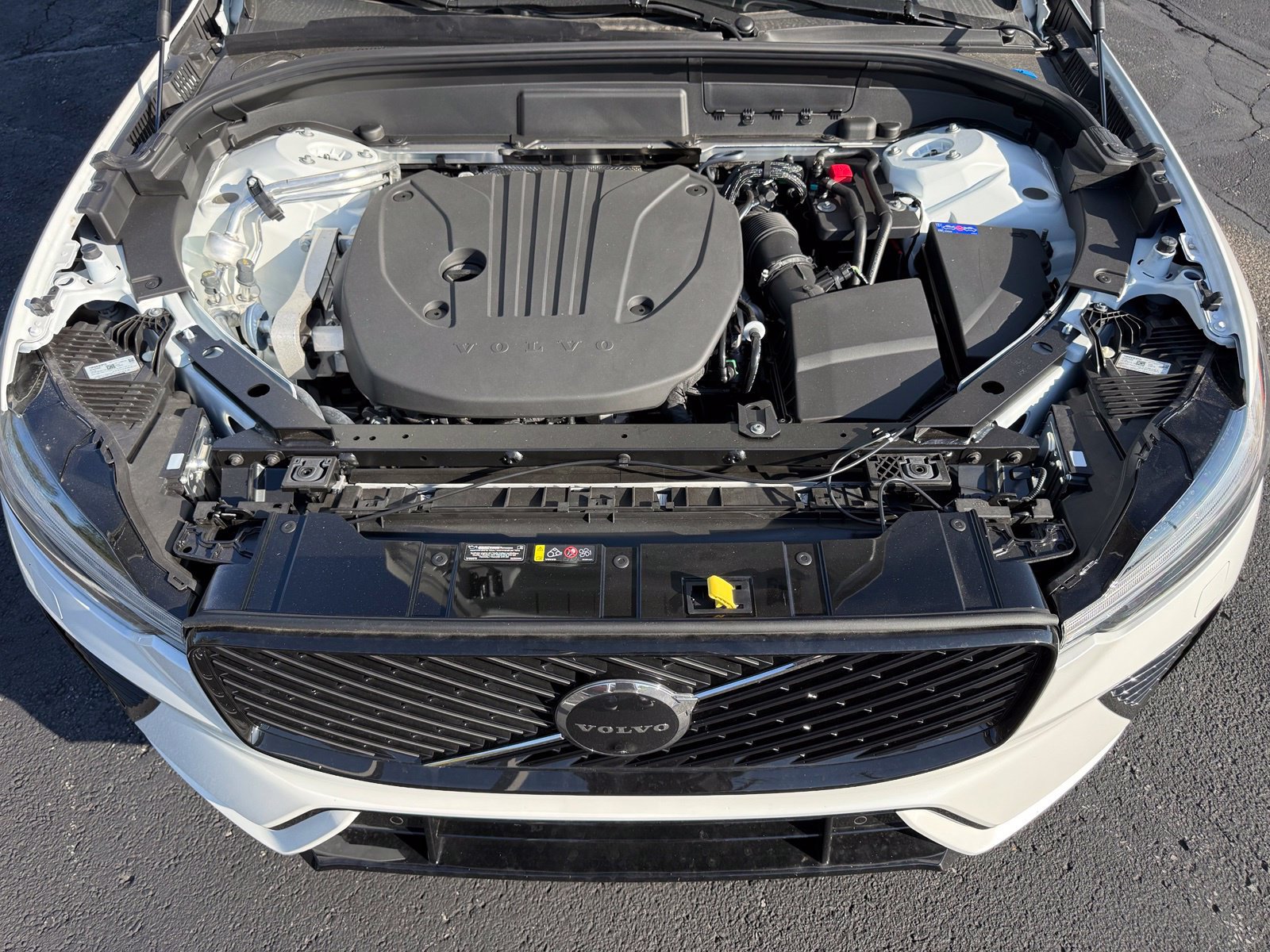 New 2027 Volvo XC60 B5 Plus AWD/4WD image 37