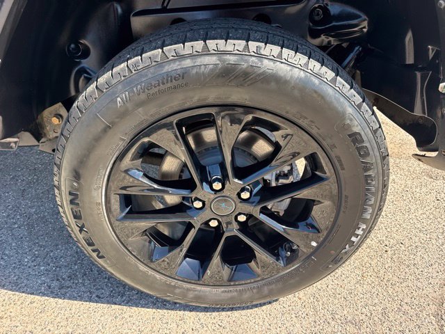 Used 2024 Jeep Wrangler Unlimited Sahara AWD/4WD image 11