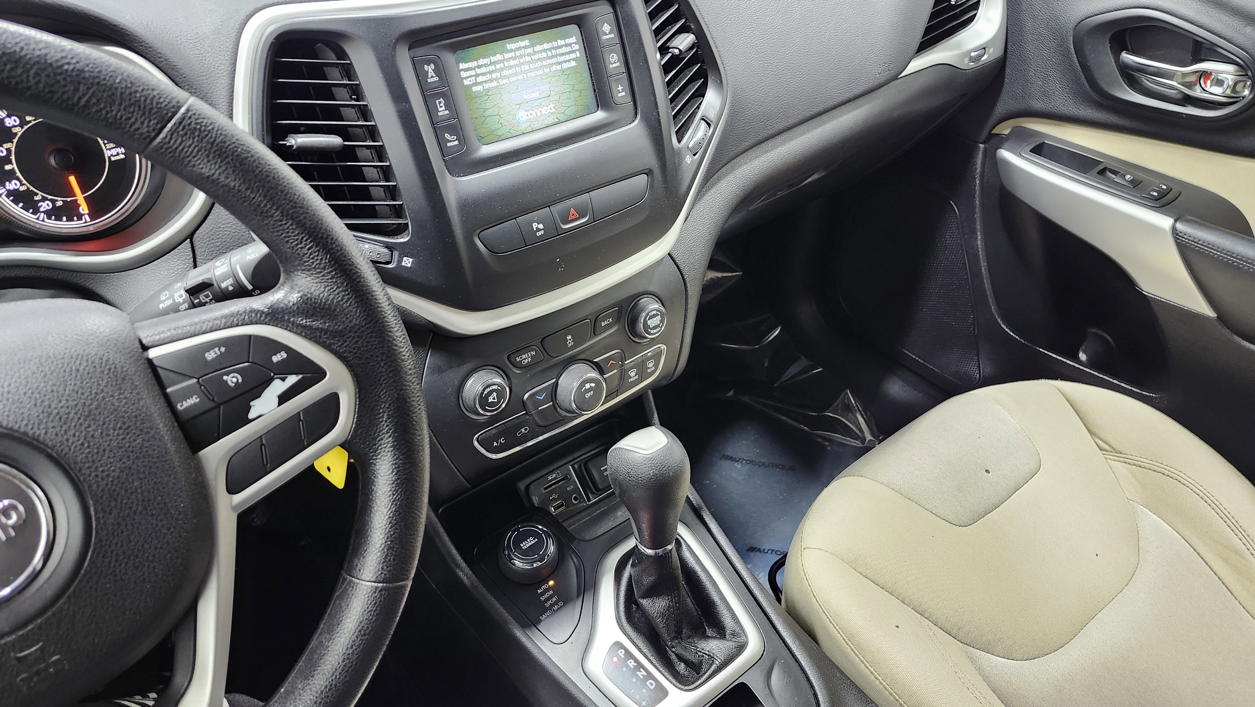 Used 2017 Jeep Cherokee Sport w/ Safety Group image 26