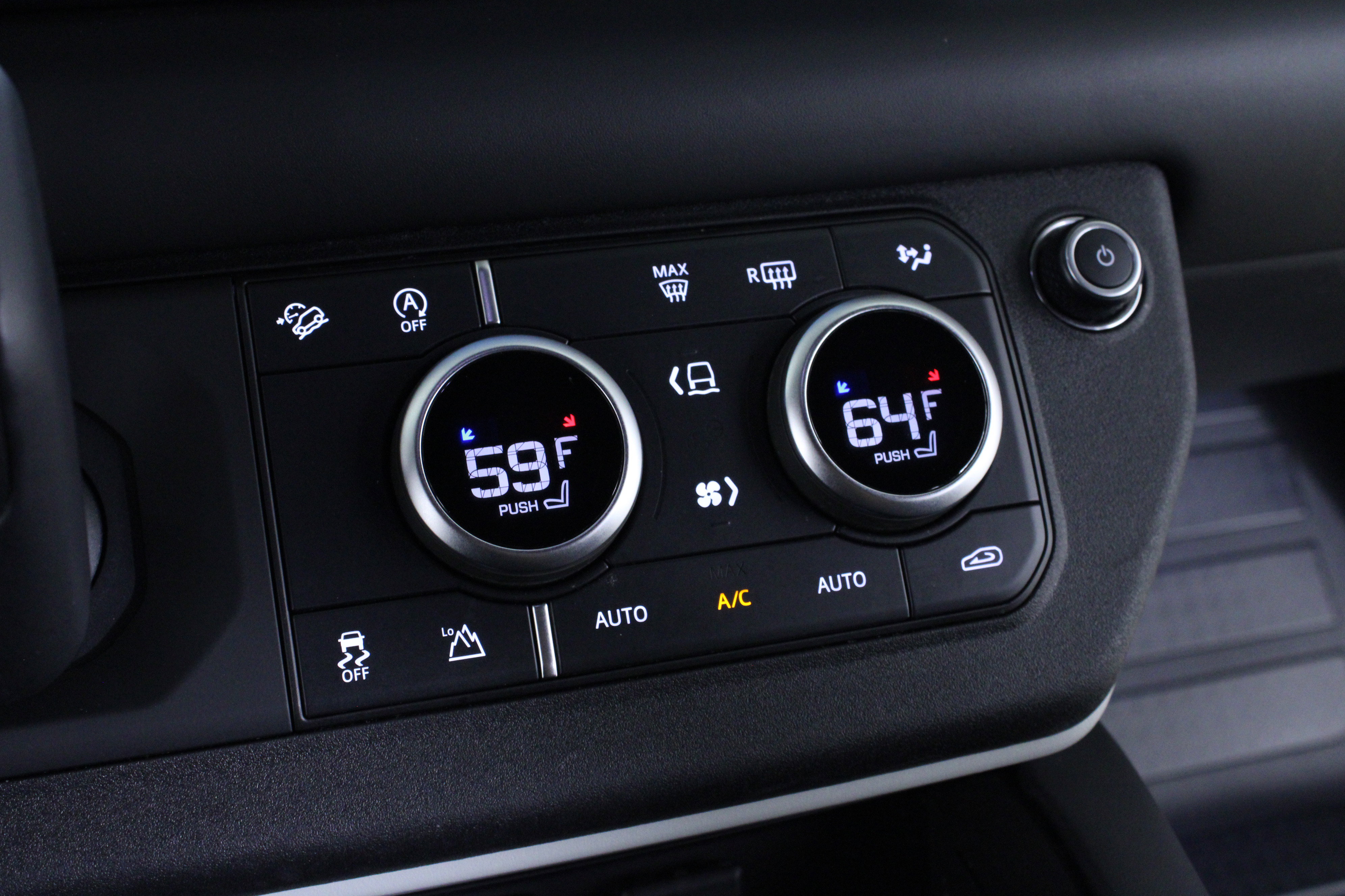 Used 2024 Land Rover Defender 110 S image 28