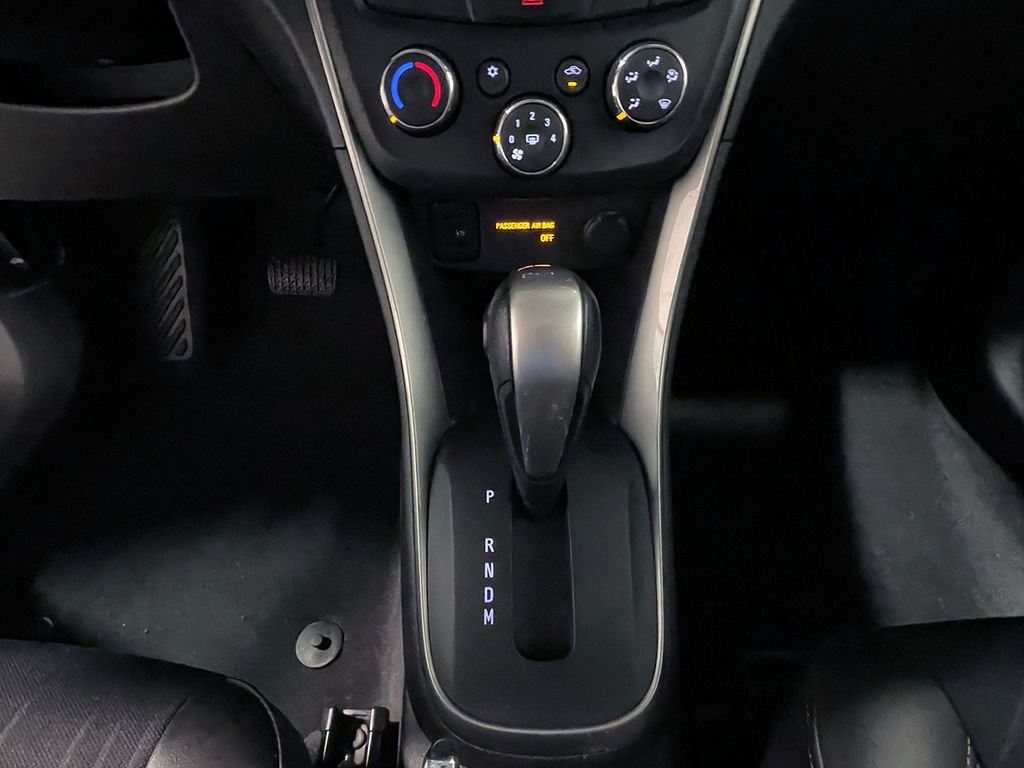 Used 2018 Chevrolet Trax LT w/ LT Convenience Package AWD/4WD image 35