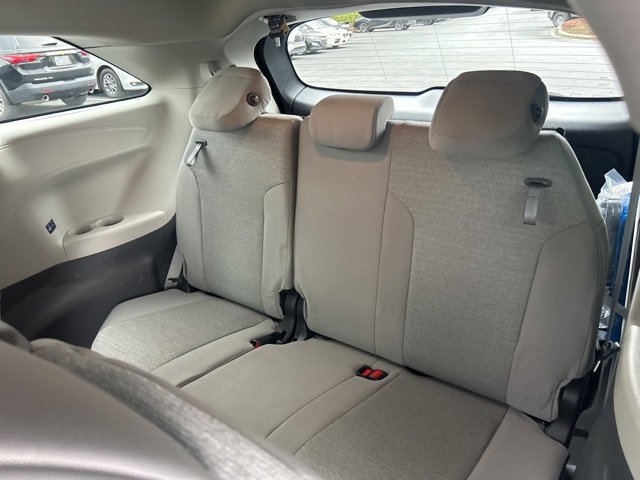 Used 2024 Toyota Sienna LE image 16
