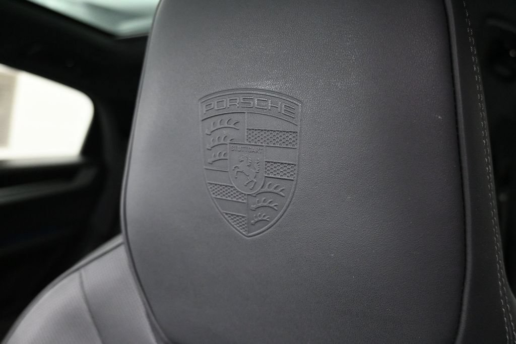Certified 2025 Porsche Cayenne S AWD/4WD image 11
