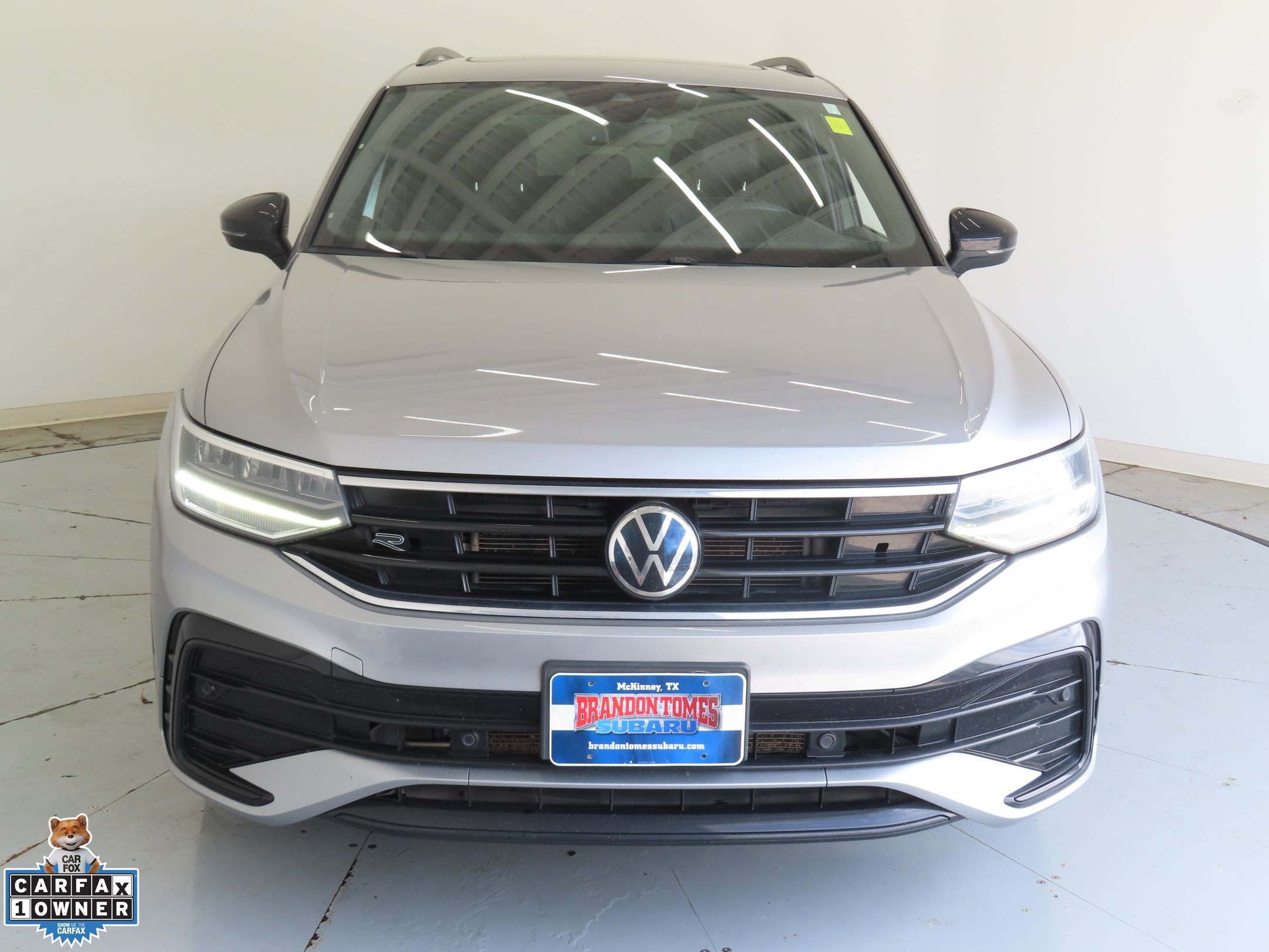 Used 2022 Volkswagen Tiguan SE R-Line FWD image 9