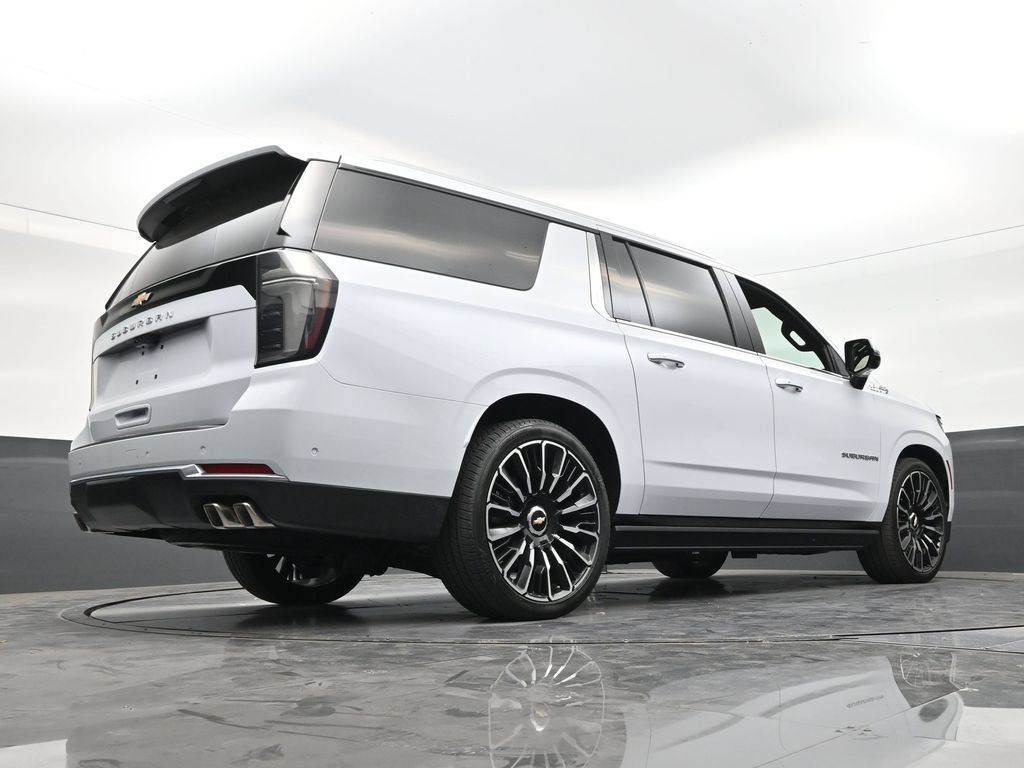Used 2026 Chevrolet Suburban High Country AWD/4WD image 23