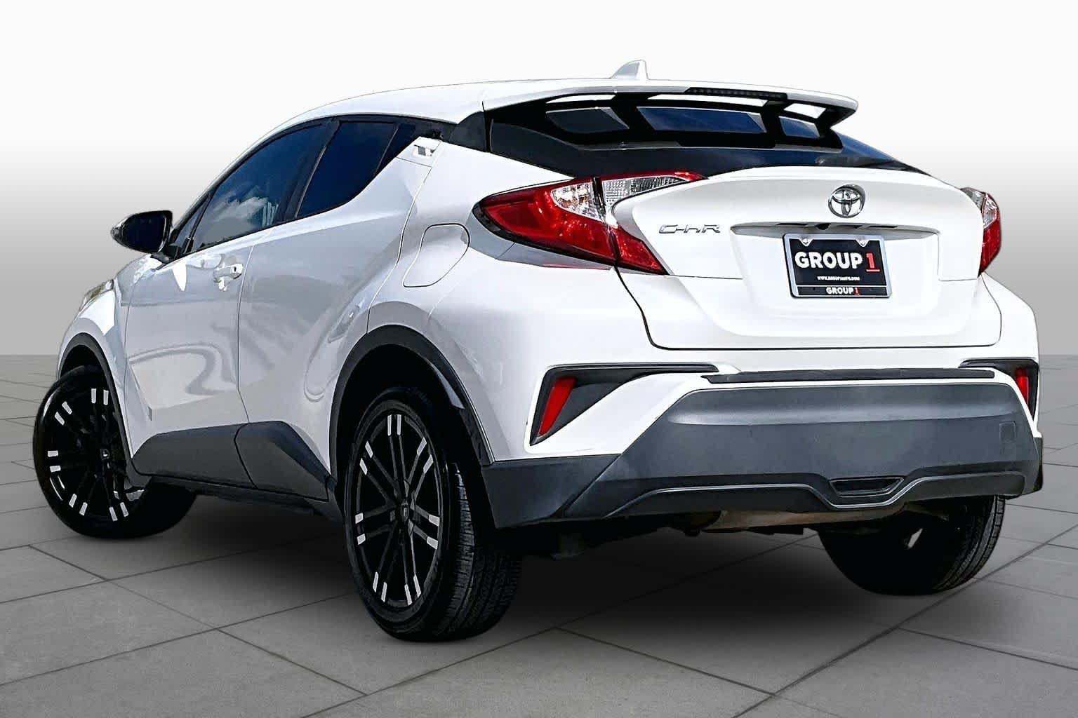 Used 2019 Toyota C-HR LE FWD image 12