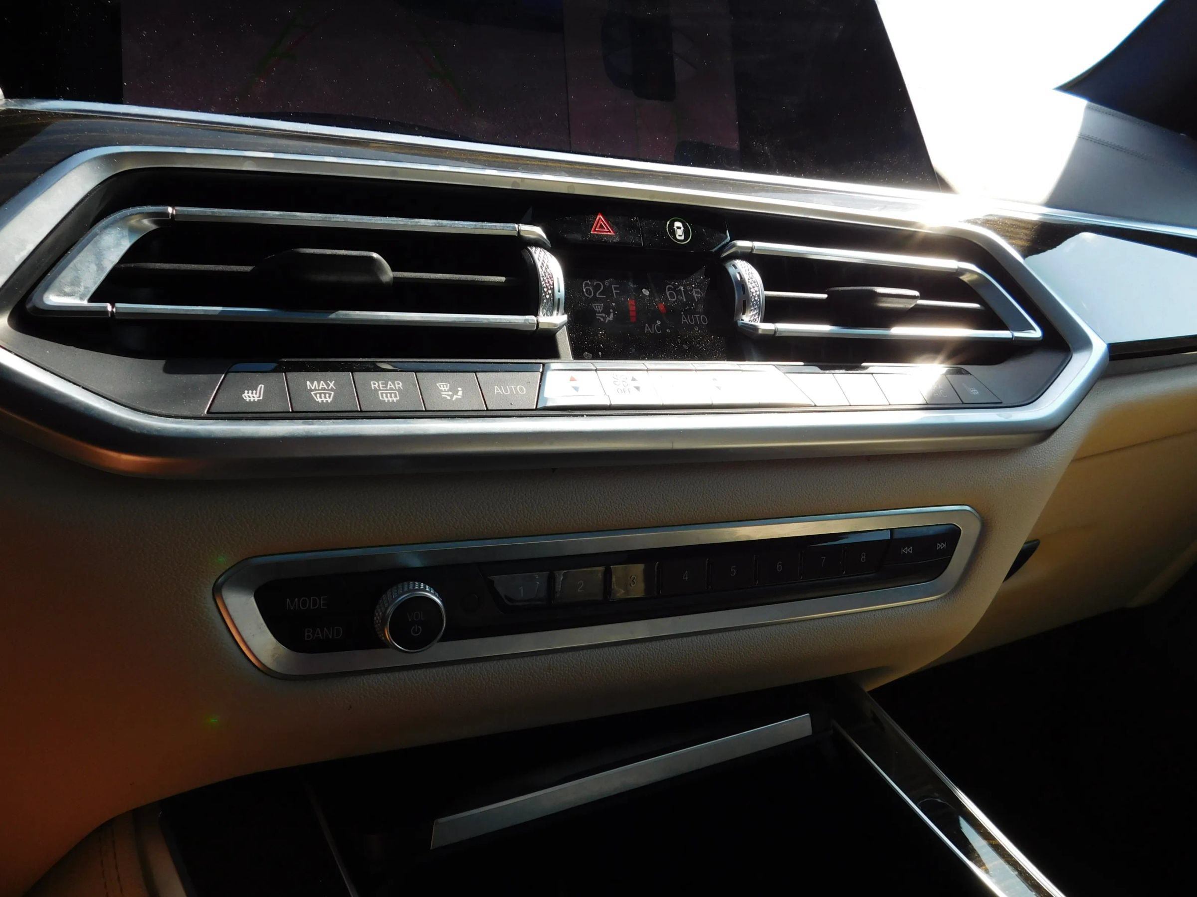 Used 2019 BMW X5 xDrive40i w/ Premium Package 2 AWD/4WD image 24