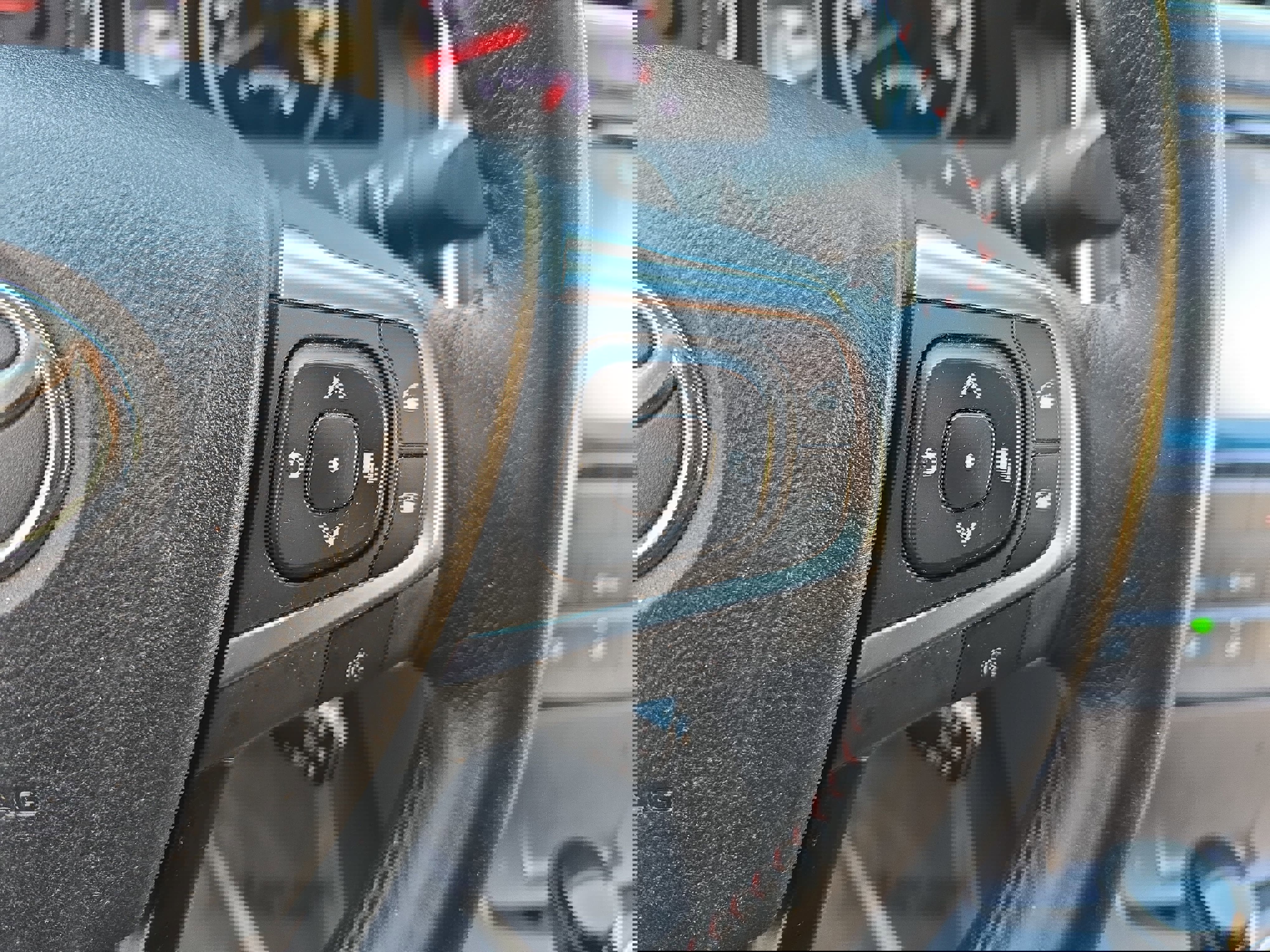 Used 2015 Toyota Camry SE w/ Moonroof Package image 17