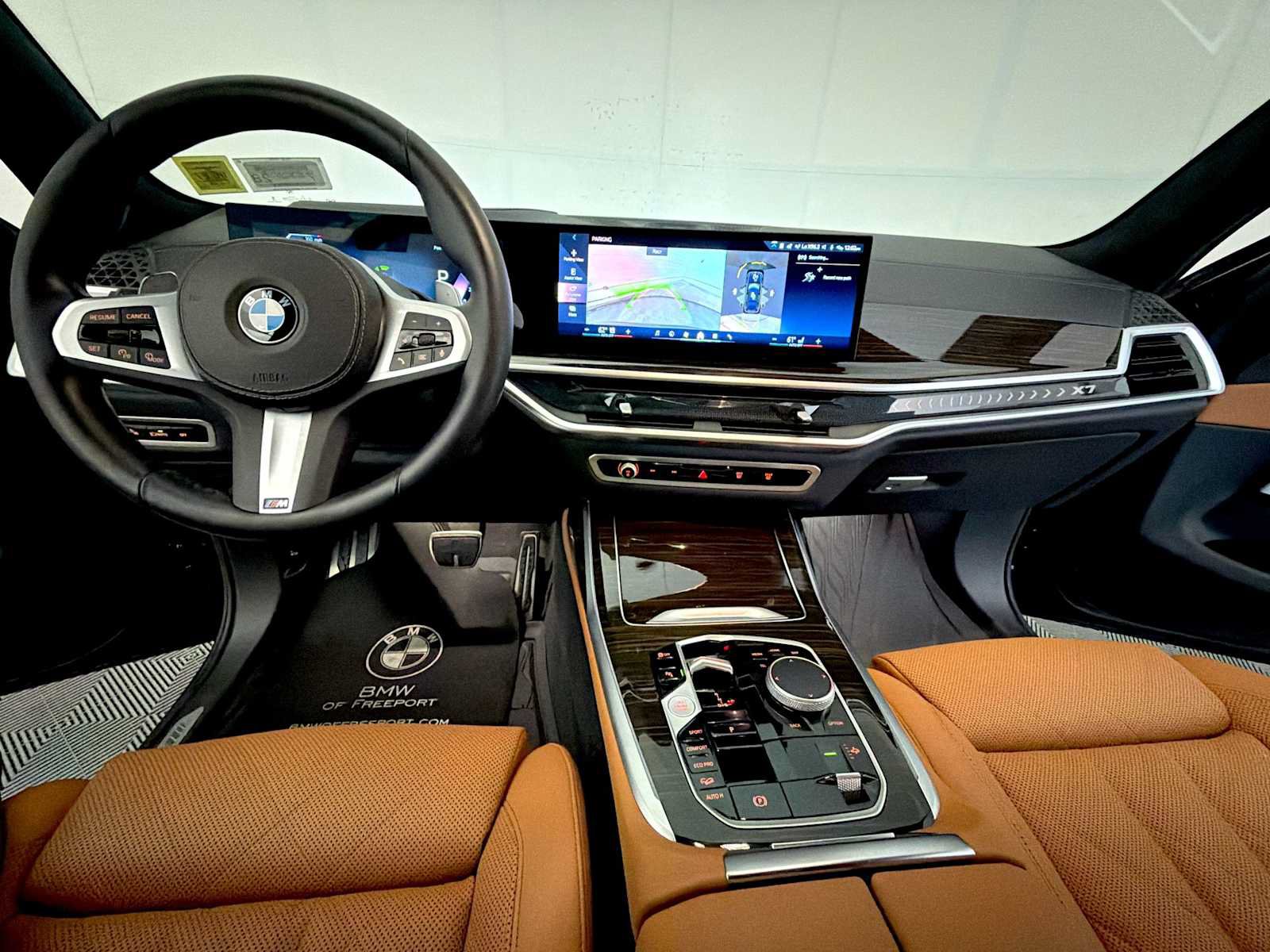 Used 2024 BMW X7 xDrive40i w/ M Sport Package AWD/4WD image 15
