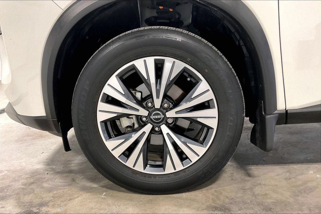 Used 2023 Nissan Rogue SV FWD image 10
