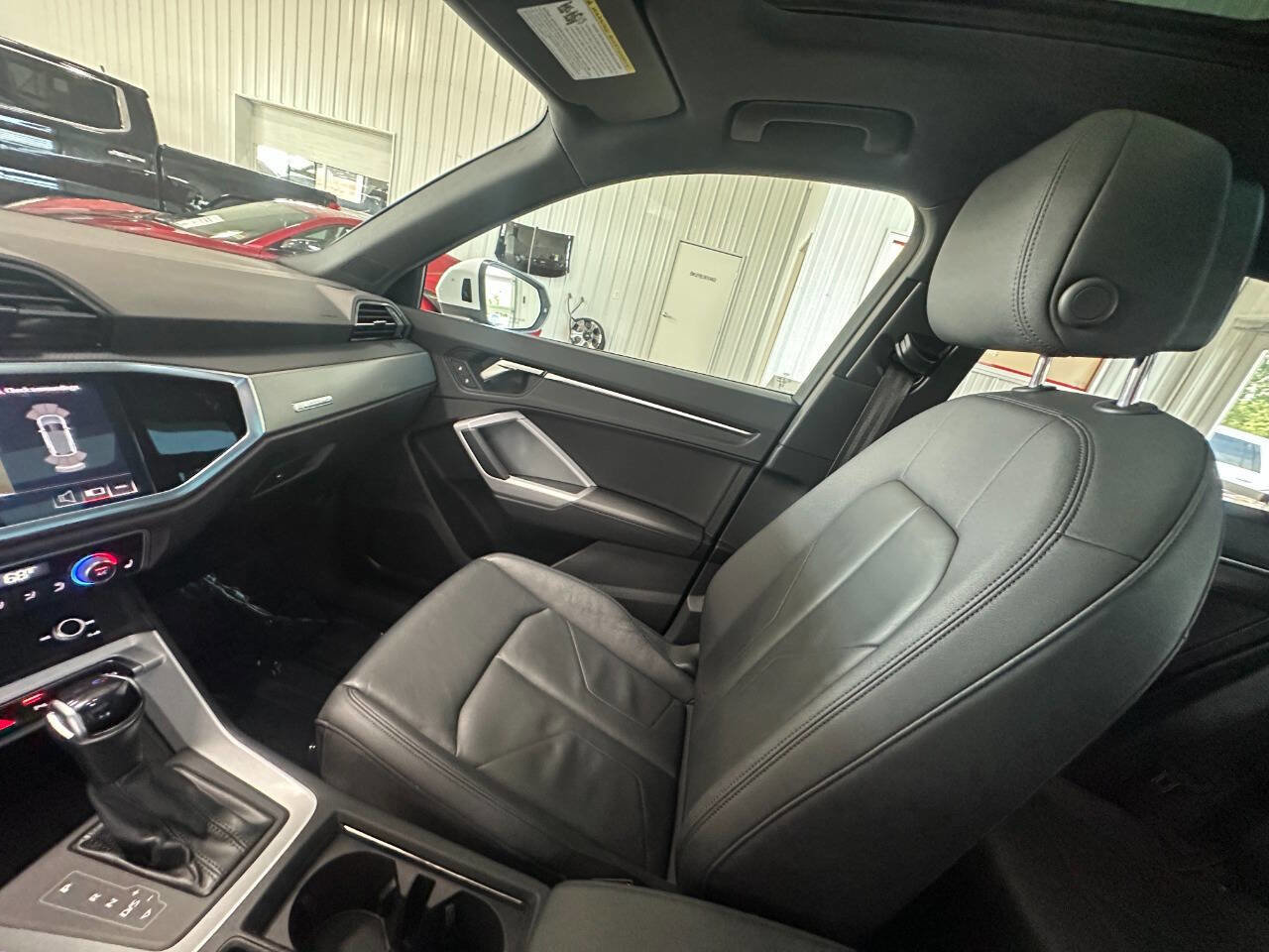 Used 2023 Audi Q3 2.0T Premium image 41