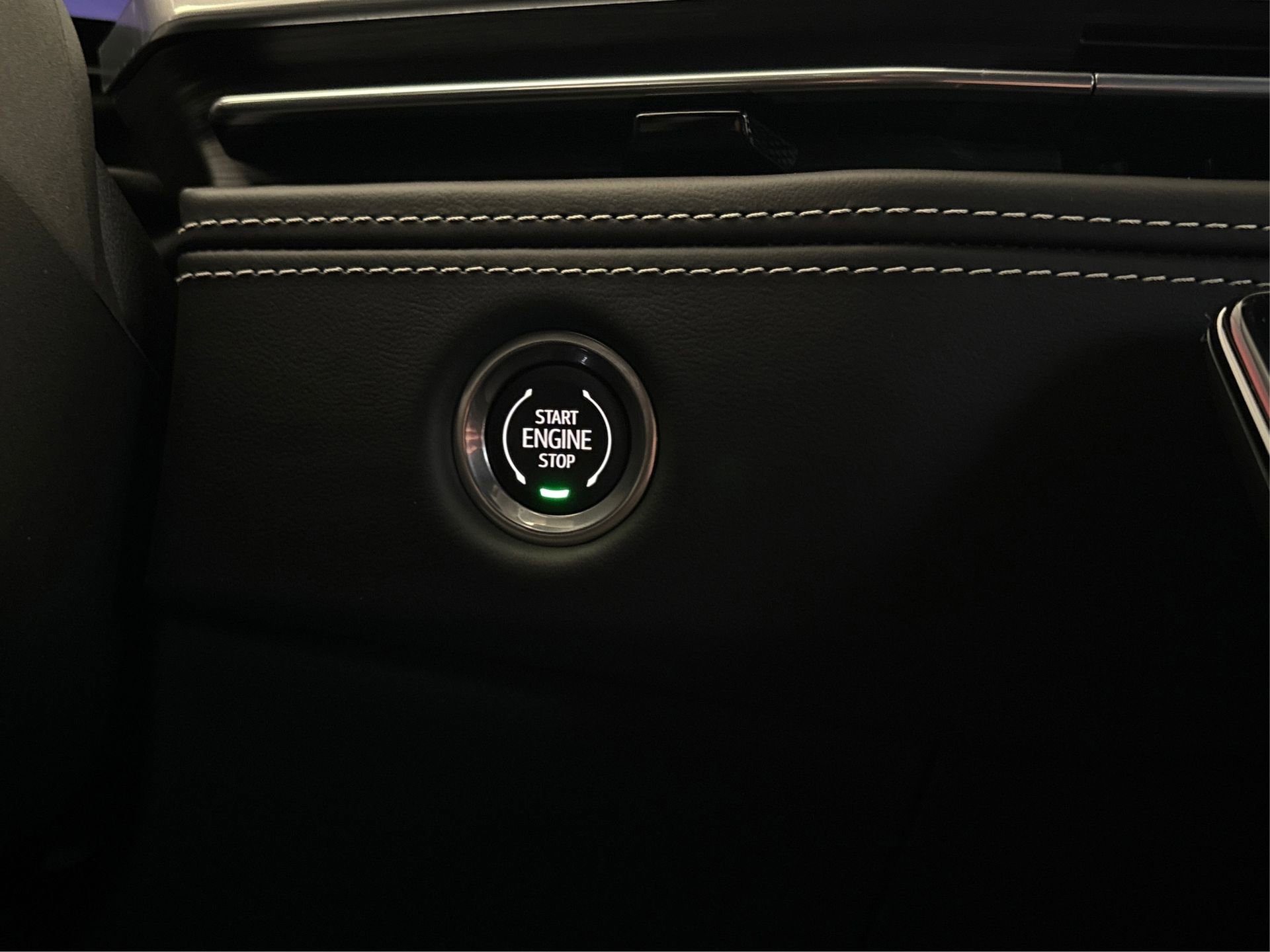 New 2026 Cadillac Escalade Platinum Sport w/ LPO, ONYX Package image 28