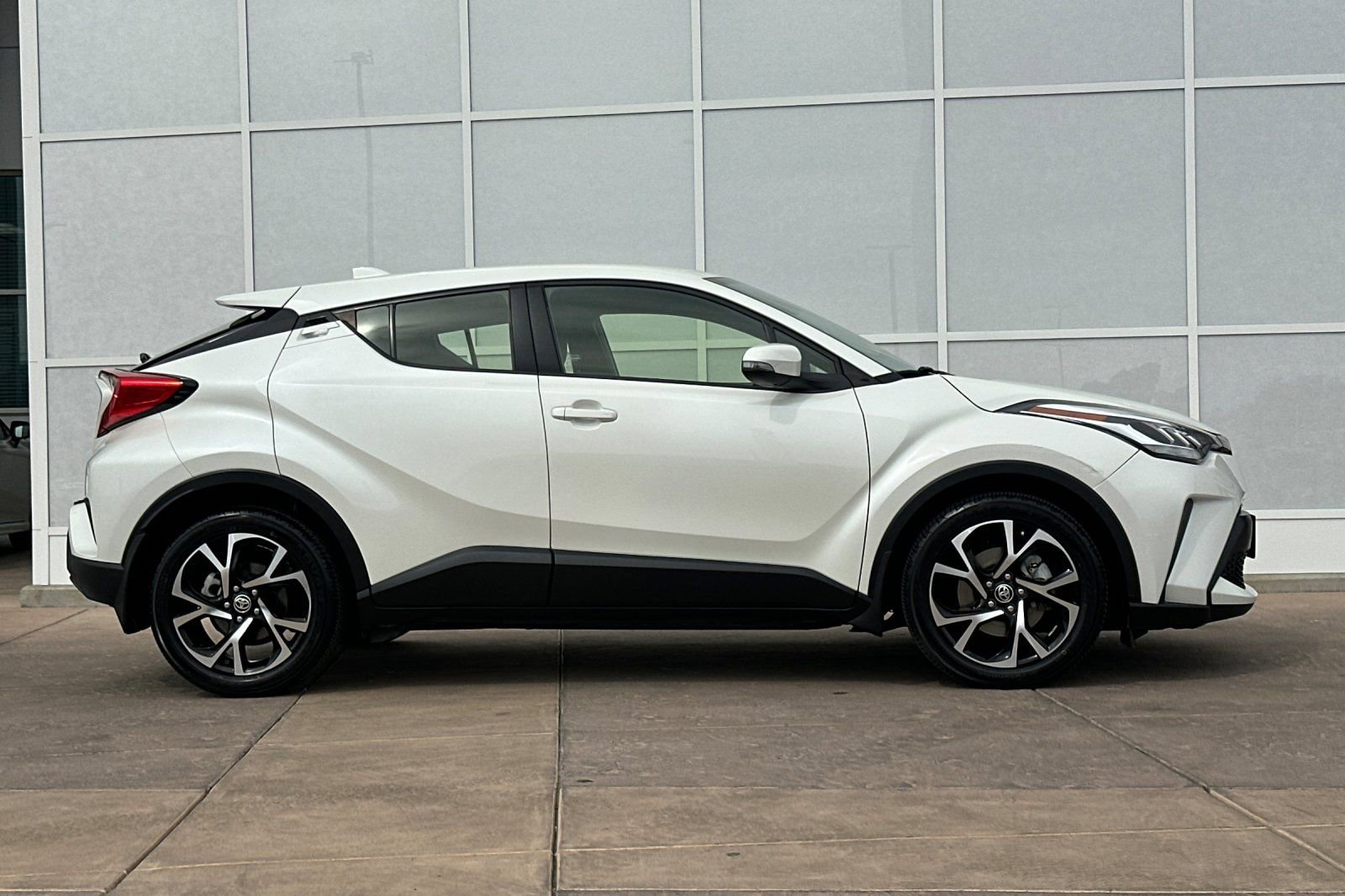 Certified 2020 Toyota C-HR XLE image 3