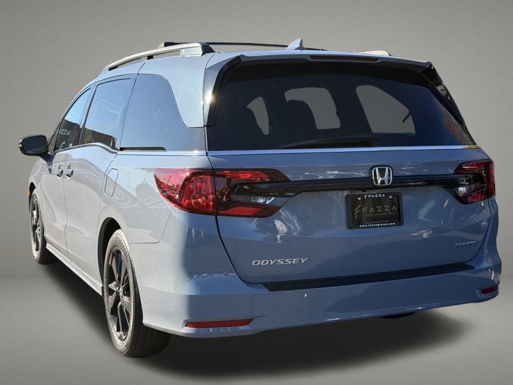 Used 2023 Honda Odyssey Sport image 3