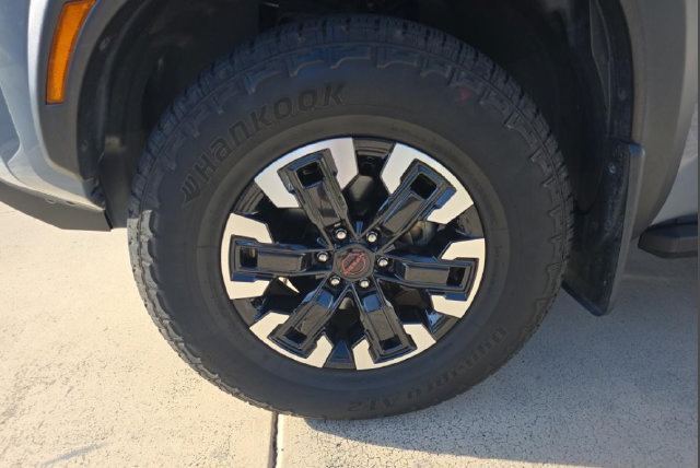 Certified 2023 Nissan Frontier PRO-4X w/ Technology Package AWD/4WD image 2