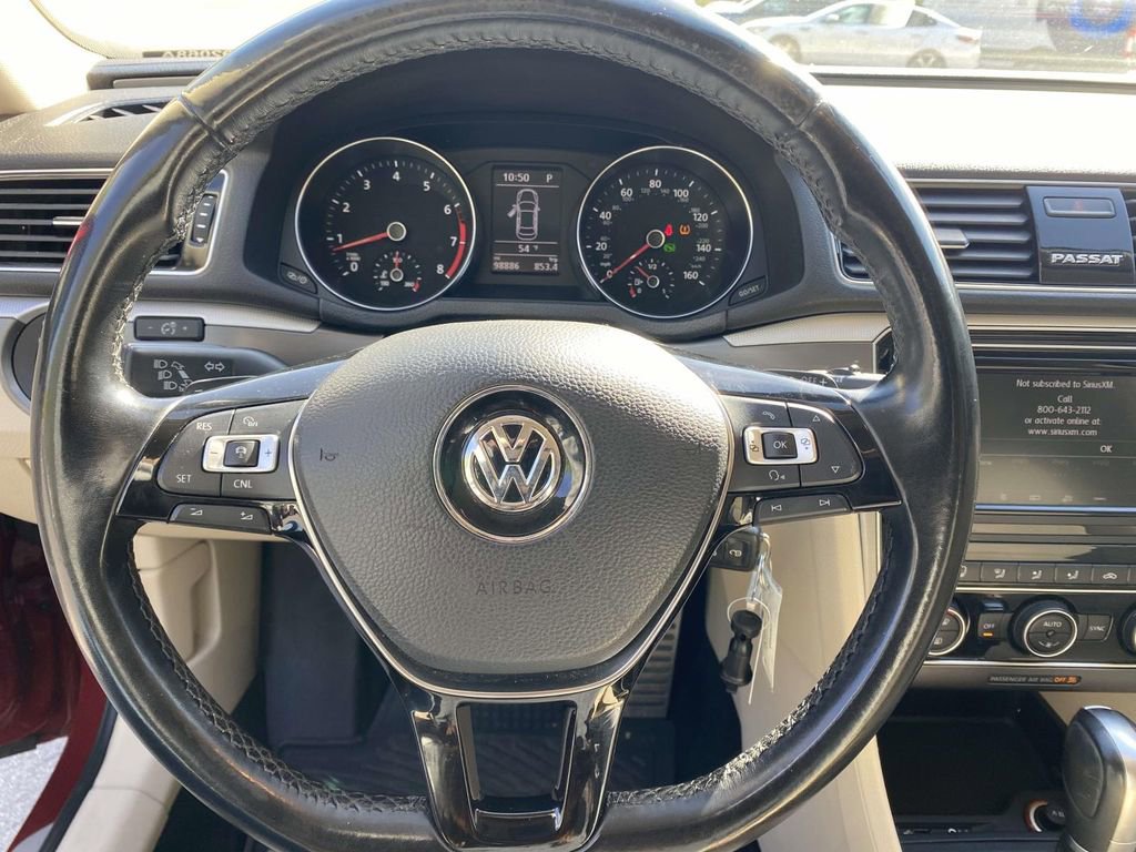 Used 2018 Volkswagen Passat 2.0T R-Line w/ R-Line Lighting Package image 17