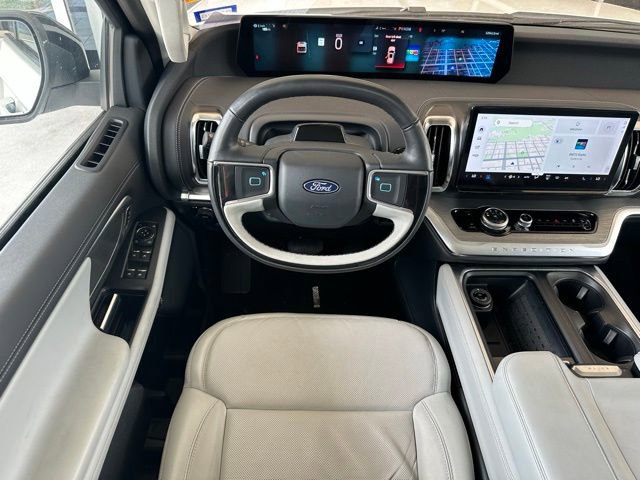 Certified 2025 Ford Expedition Max Platinum w/ Driver's Package AWD/4WD image 11