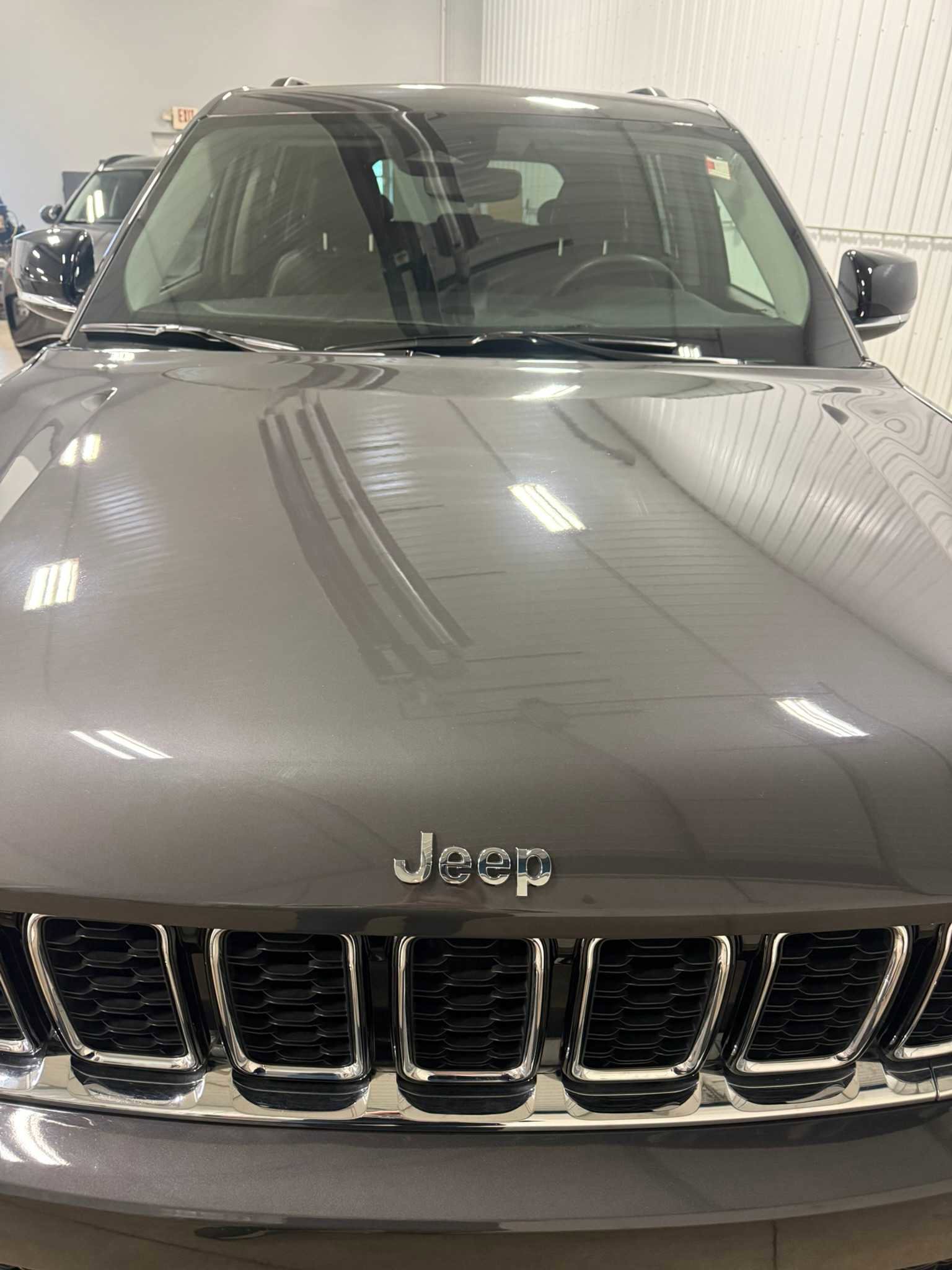 Used 2023 Jeep Grand Cherokee Limited AWD/4WD image 12