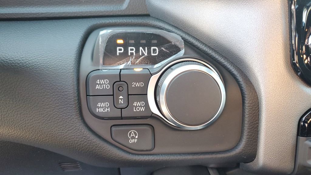 New 2026 RAM 1500 4x4 Crew Cab image 26