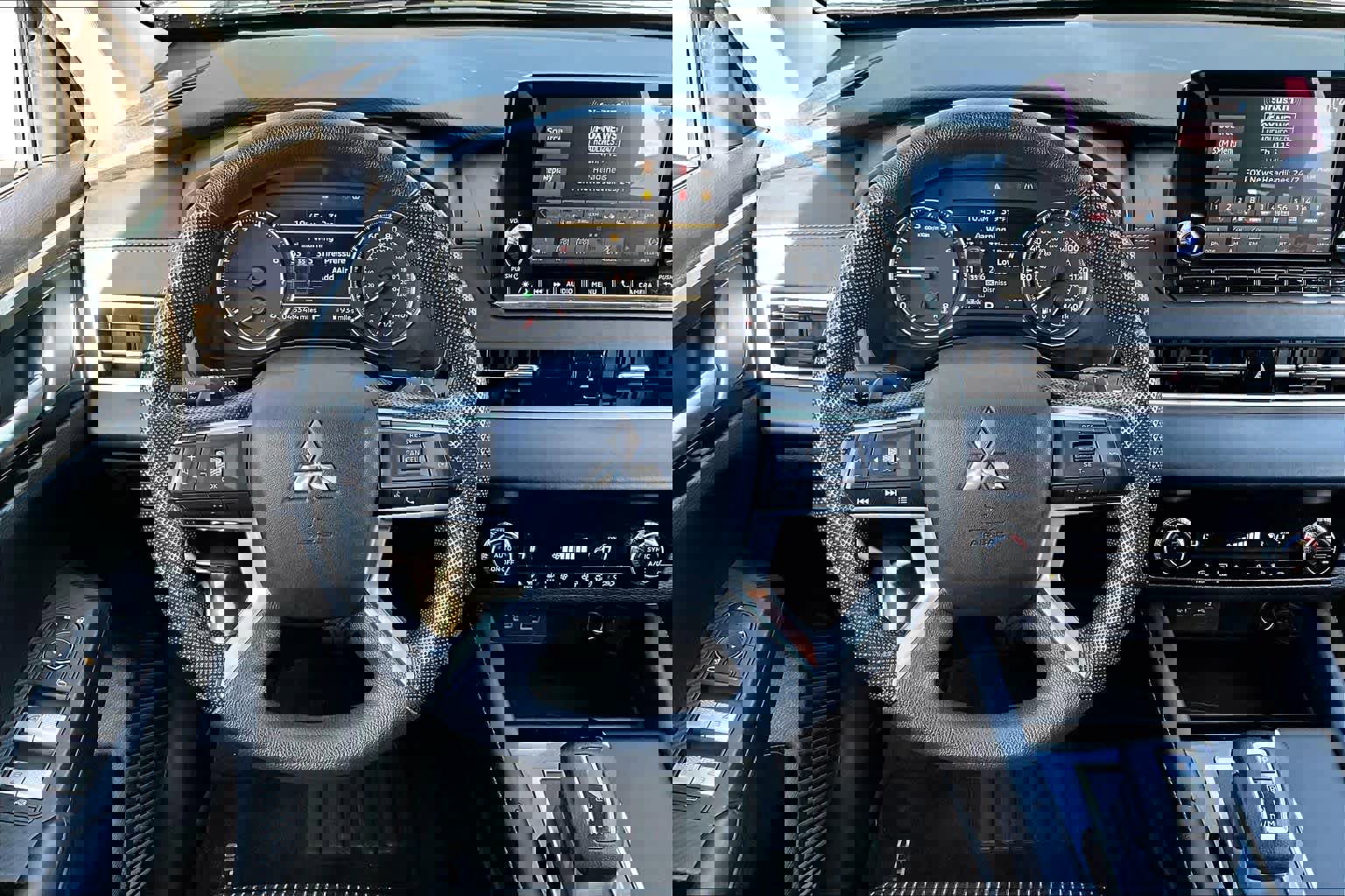 Used 2023 Mitsubishi Outlander ES image 5