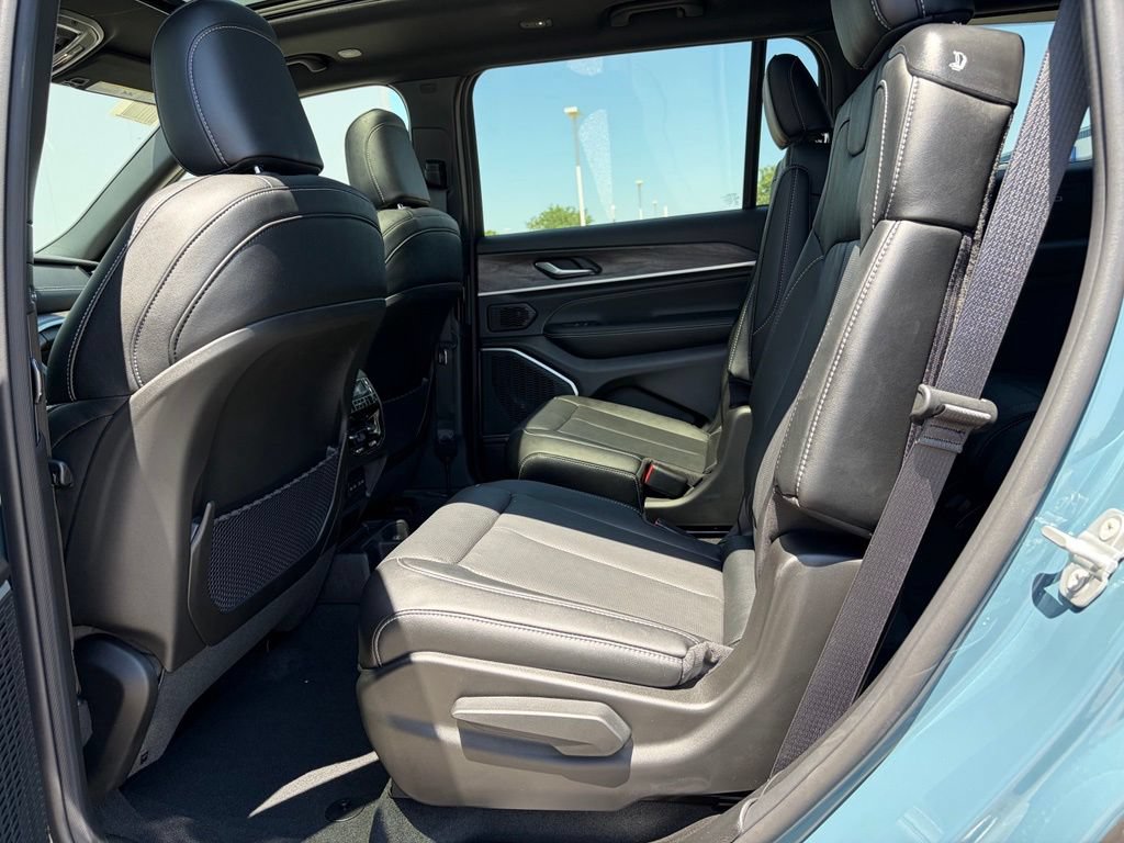 New 2026 Jeep Grand Cherokee L Limited AWD/4WD image 17