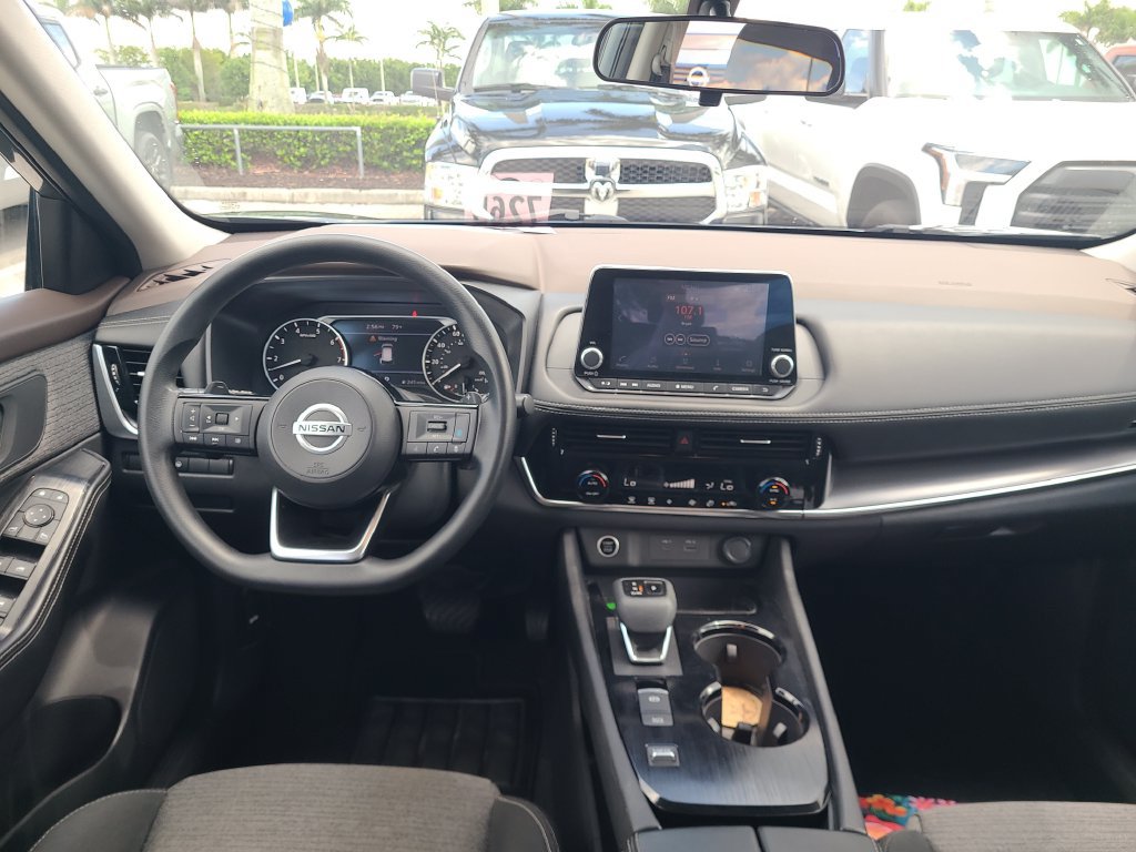 Certified 2021 Nissan Rogue SV FWD image 15