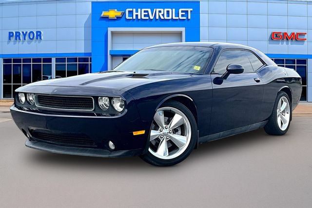 Used 2014 Dodge Challenger R/T RWD image 3