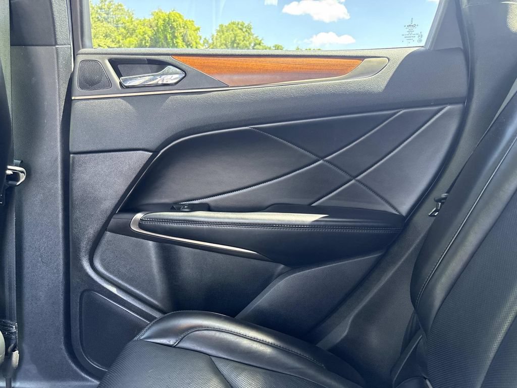 Used 2019 Lincoln MKC Reserve FWD image 15