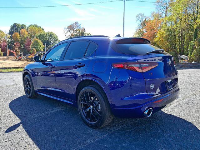 Used 2021 Alfa Romeo Stelvio Ti w/ Premium Package image 4