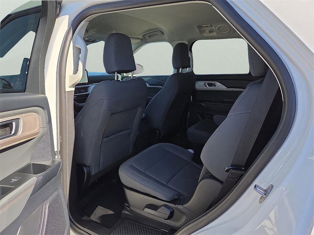 New 2025 Ford Explorer Active image 9