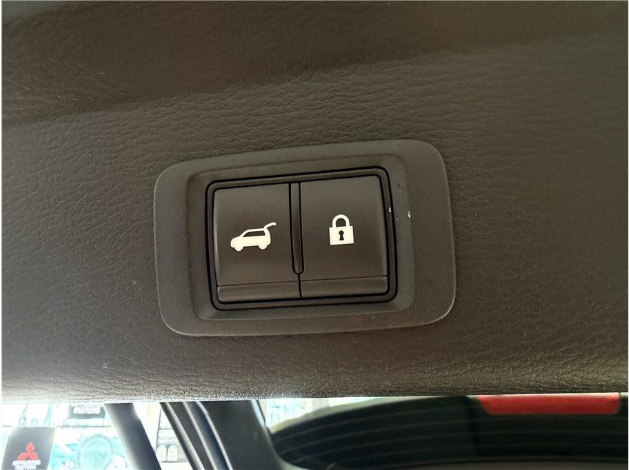 Used 2024 Mitsubishi Outlander FWD image 24