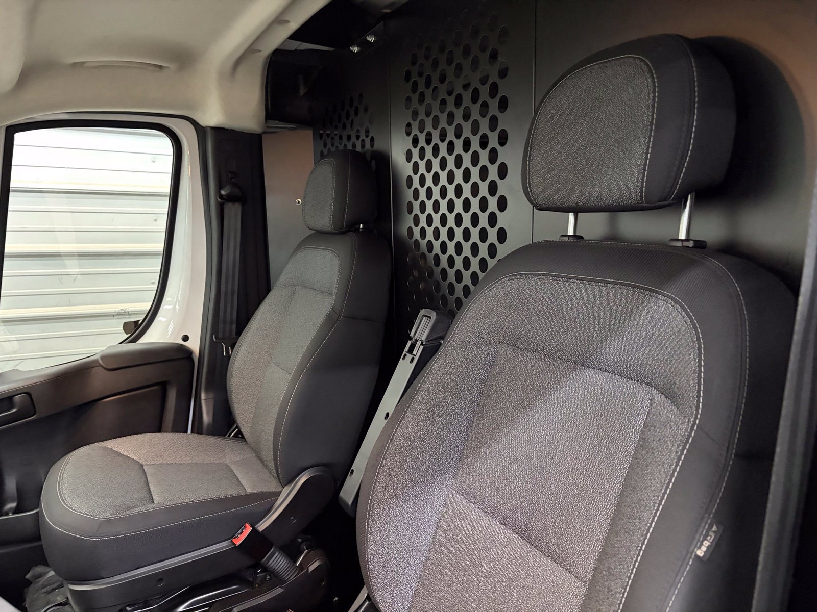 Used 2025 RAM ProMaster 2500 w/ U-Haul Equipment Group FWD image 9