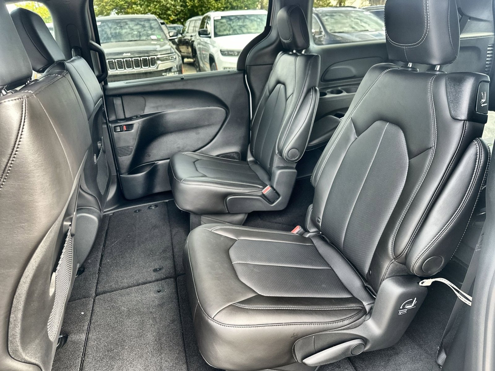 New 2026 Chrysler Voyager LX image 23