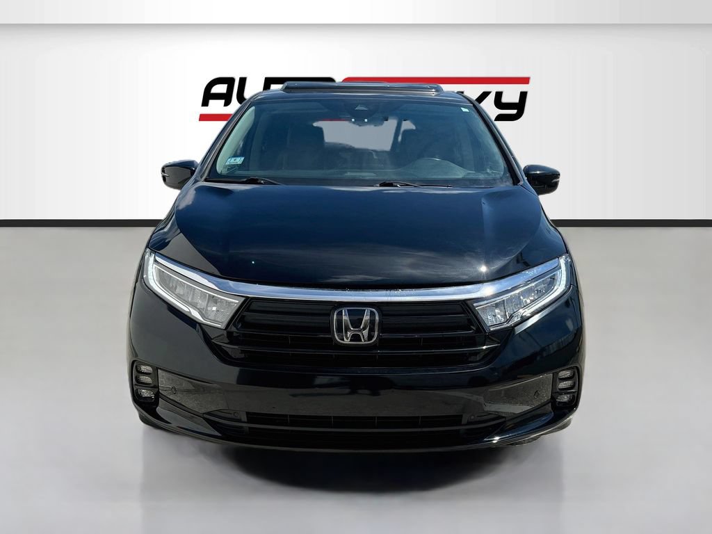 Used 2022 Honda Odyssey Touring image 2