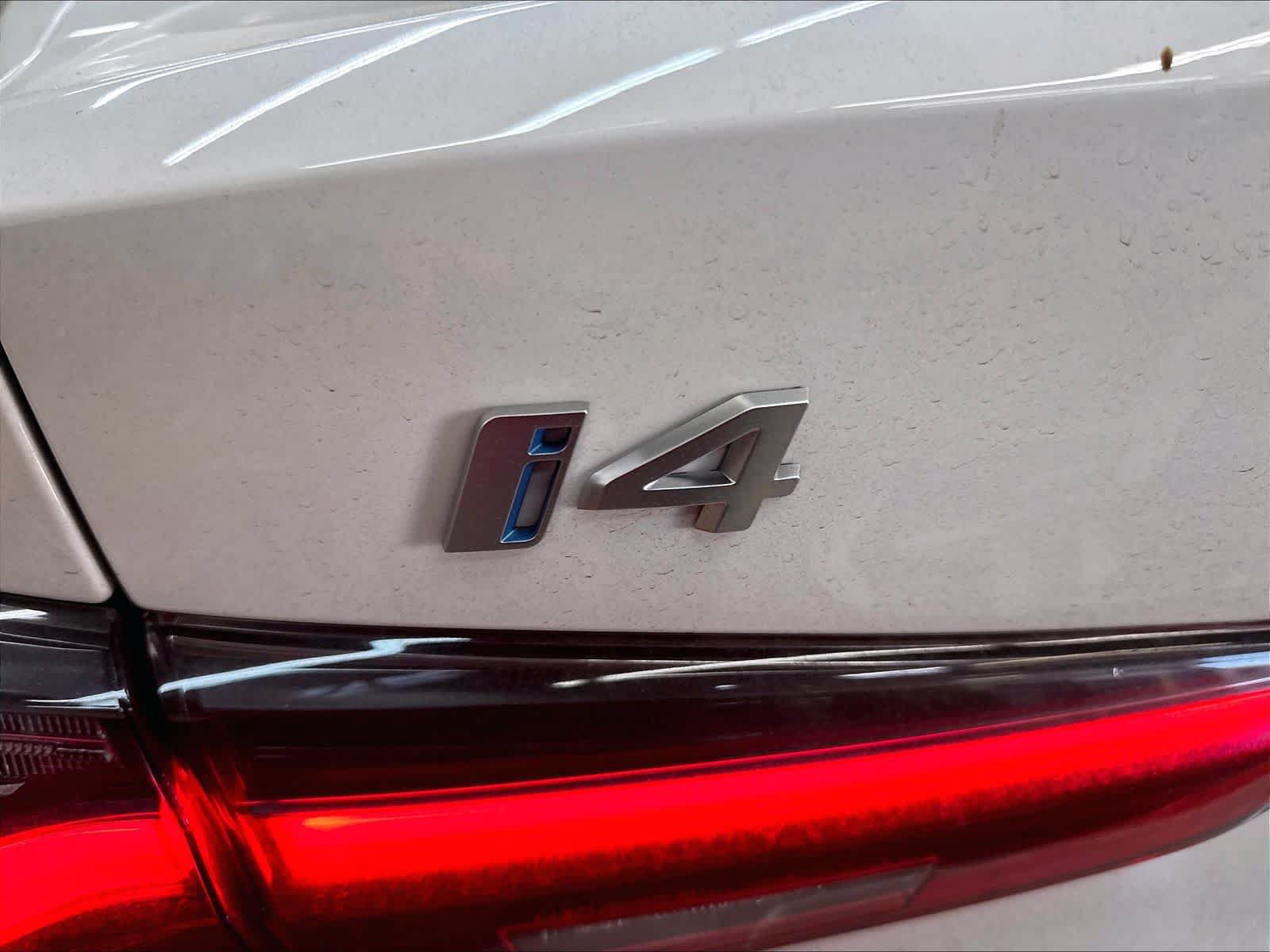 Used 2023 BMW i4 eDrive40 RWD image 11