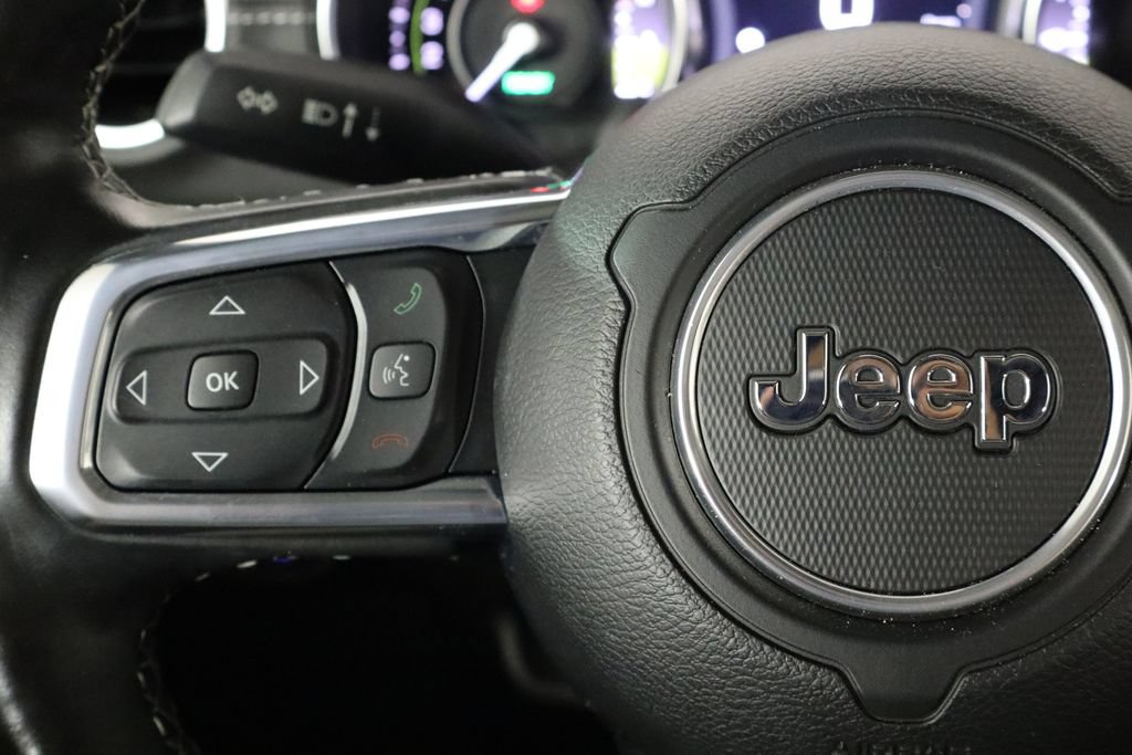 Used 2023 Jeep Wrangler Unlimited Sahara w/ Cold Weather Group AWD/4WD image 8