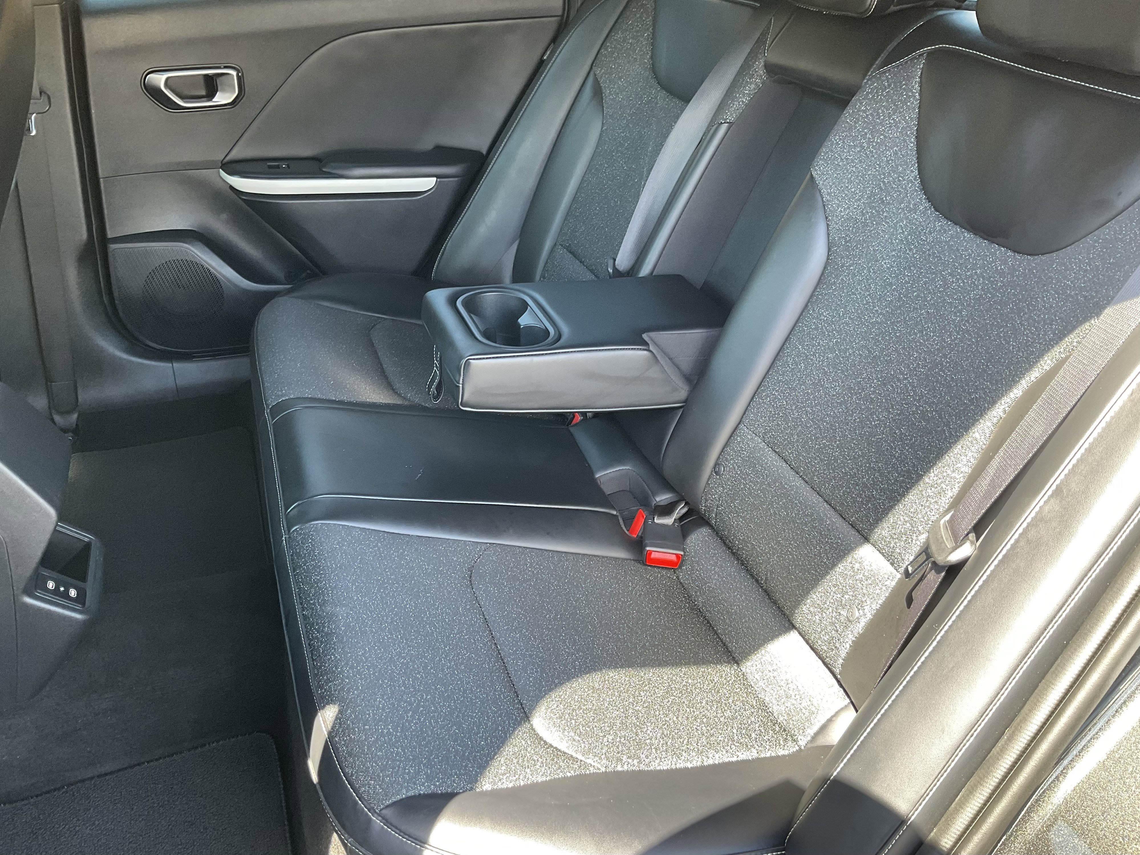 Used 2025 Kia K4 GT-Line w/ GT-Line Sunroof Package FWD image 39