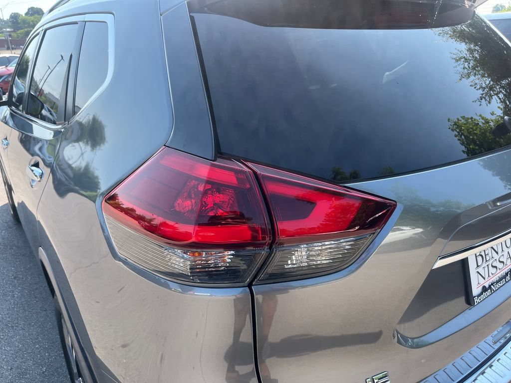 Used 2019 Nissan Rogue SV w/ Premium Package FWD image 37