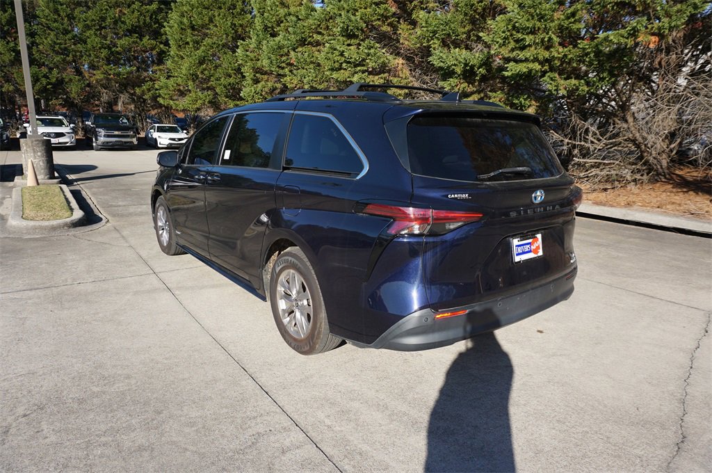 Used 2021 Toyota Sienna XLE image 22