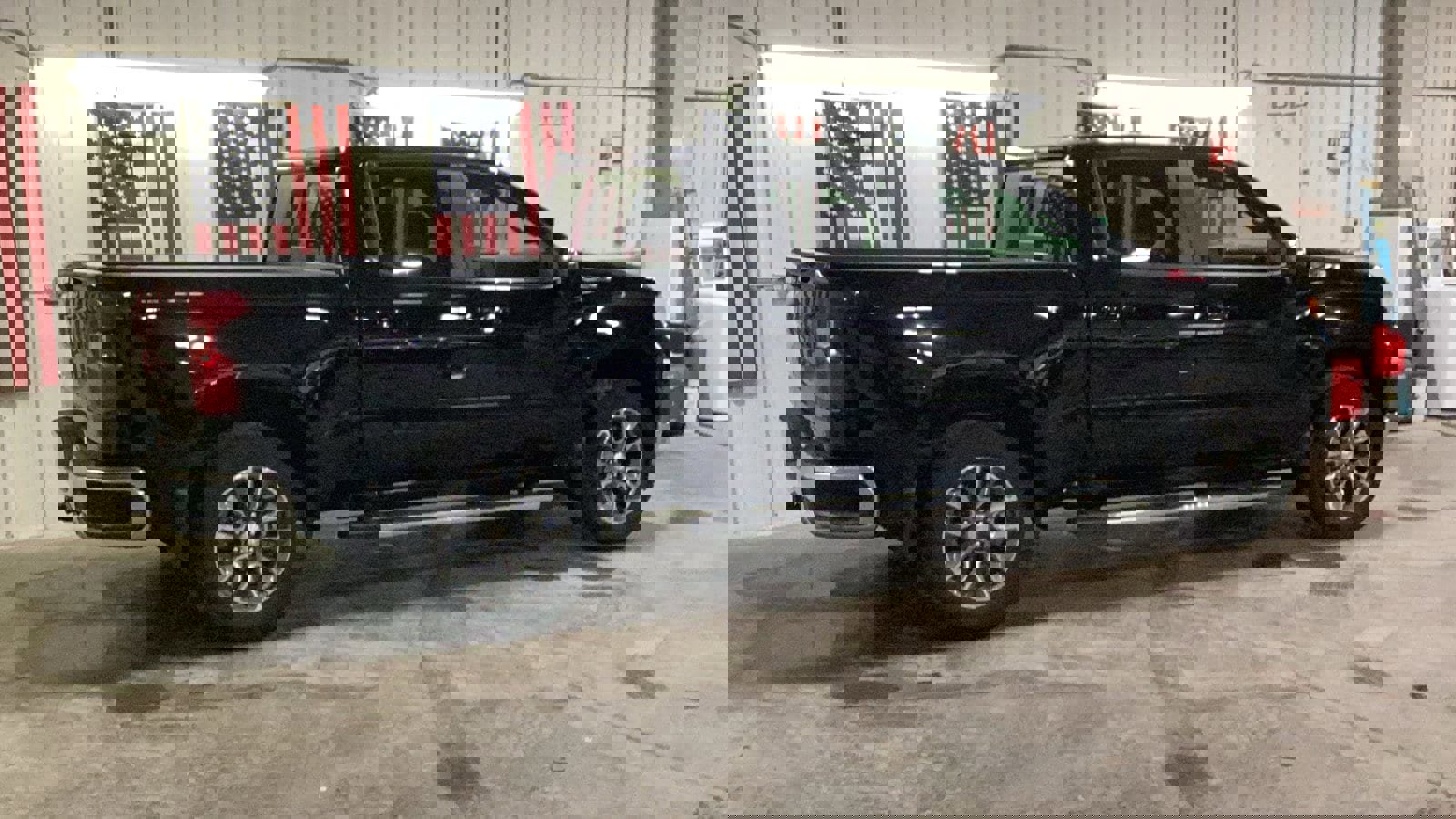 New 2025 Chevrolet Silverado 1500 LT image 18