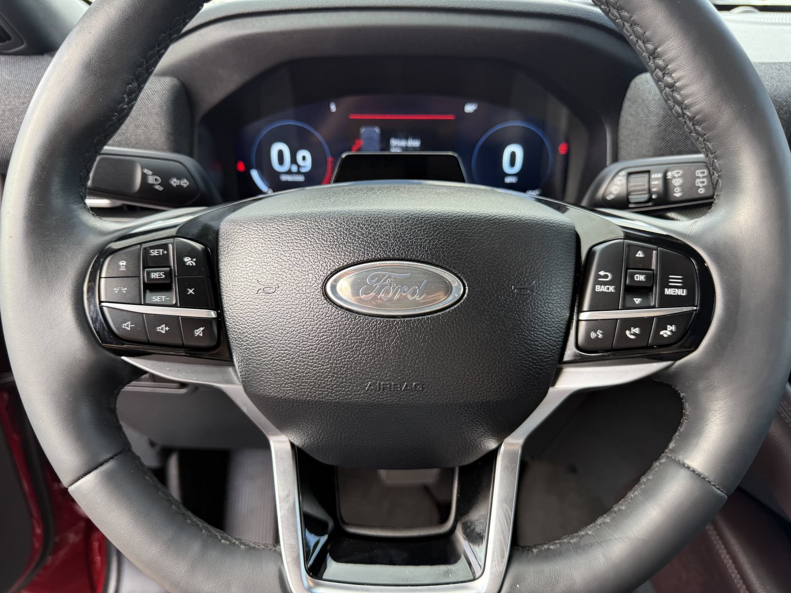 Certified 2025 Ford Explorer Platinum RWD image 33