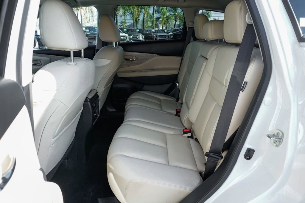 Used 2020 Nissan Murano SL w/ Moonroof Package image 36