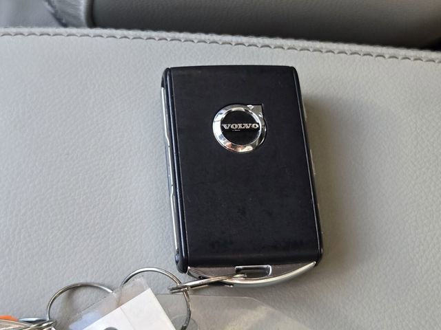 Certified 2023 Volvo XC40 B5 Plus w/ Protection Package Premier image 25