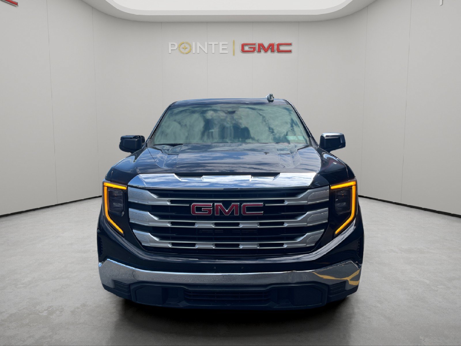 Used 2024 GMC Sierra 1500 SLE RWD image 3