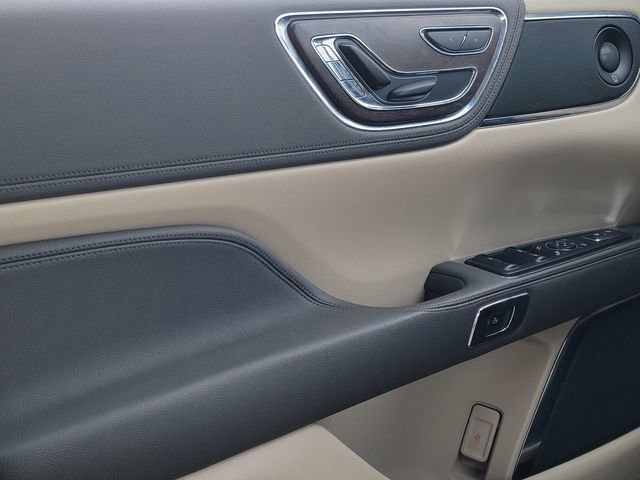 Used 2020 Lincoln Continental Standard w/ Premium Package image 37