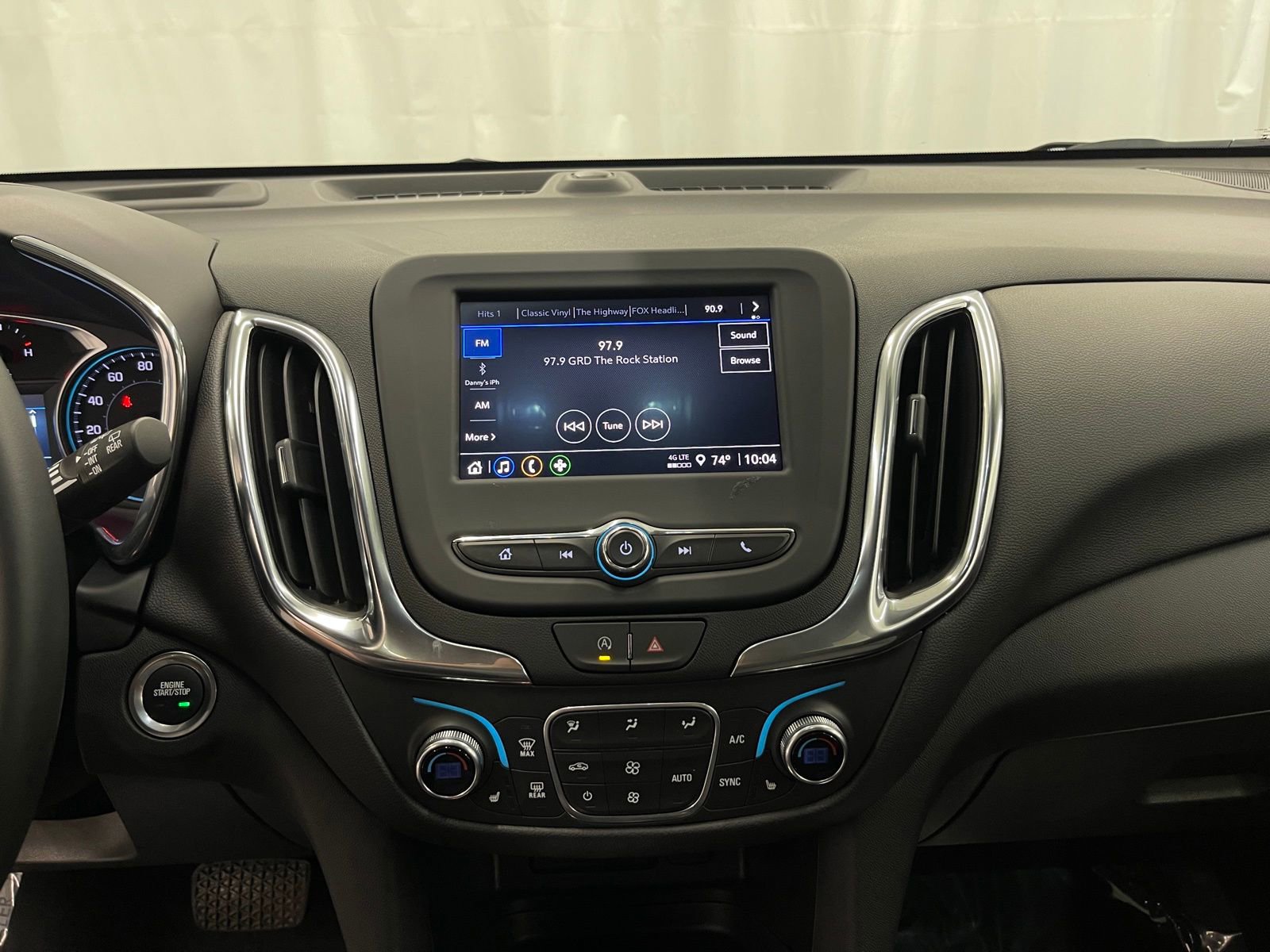 Used 2024 Chevrolet Equinox LT image 14