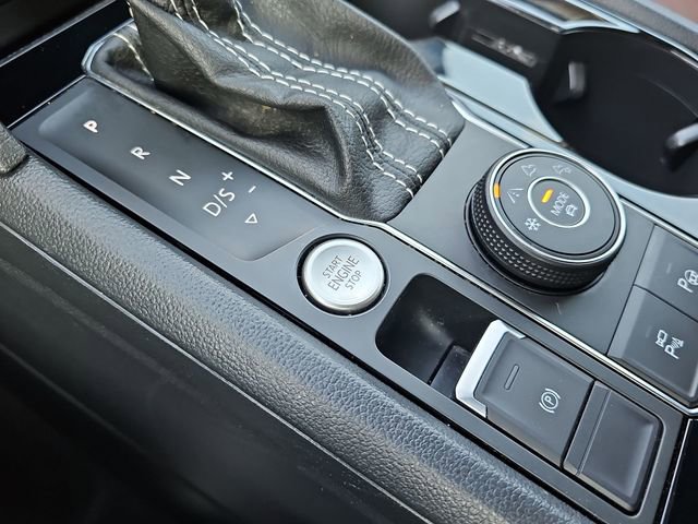 Used 2021 Volkswagen Atlas SEL Premium image 18