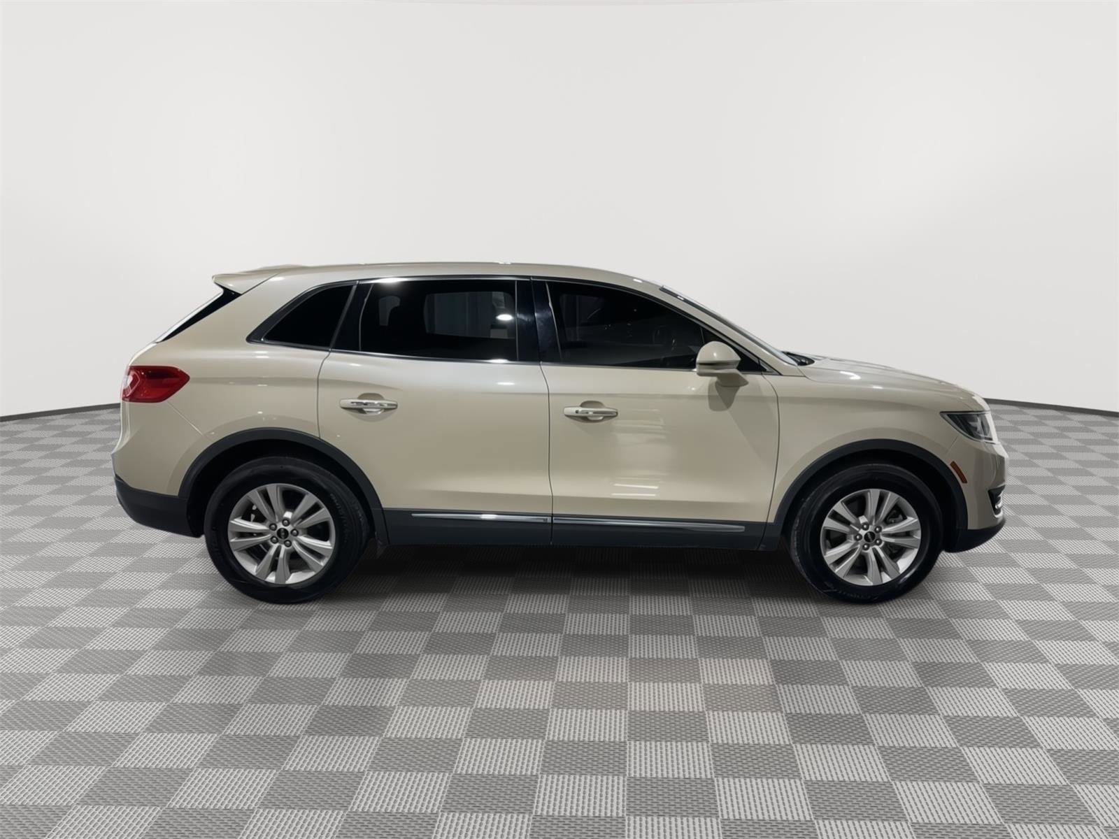 Used 2018 Lincoln MKX Premiere AWD/4WD image 6