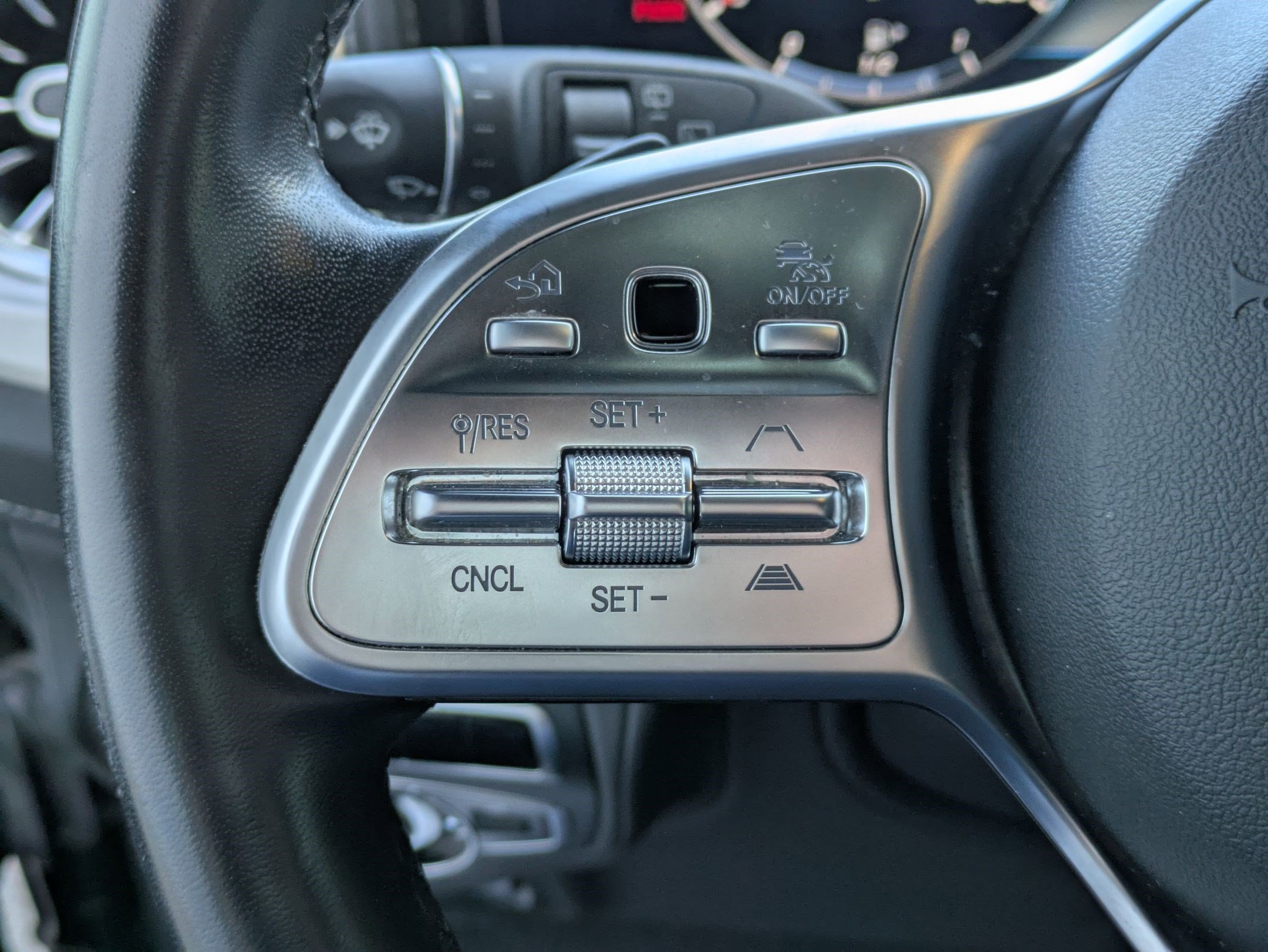 Used 2022 Mercedes-Benz G 550 image 17